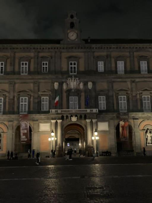 Casa Via Toledo. Centralissima E Vicina Al Porto Apartment Naples Luaran gambar